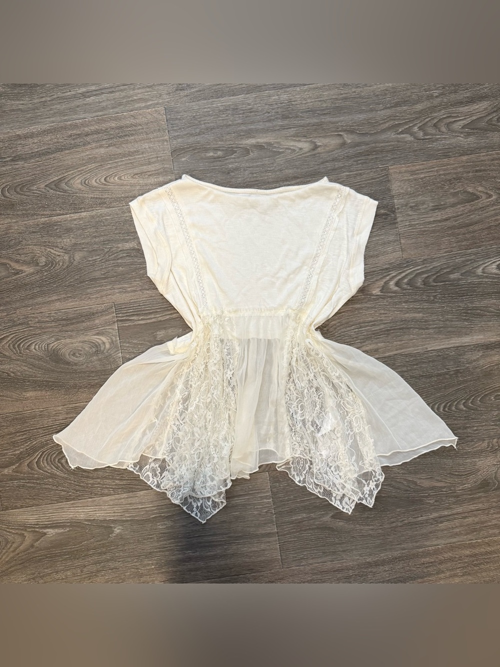 *like new* kimchi blue dream within a dream ivory cotton lace top